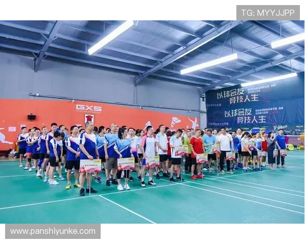 武汉羽毛球队团队协作能力显著提升荣获全国排名新高